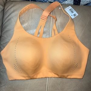 New with tags Lululemon Air Support bra size 38 DD